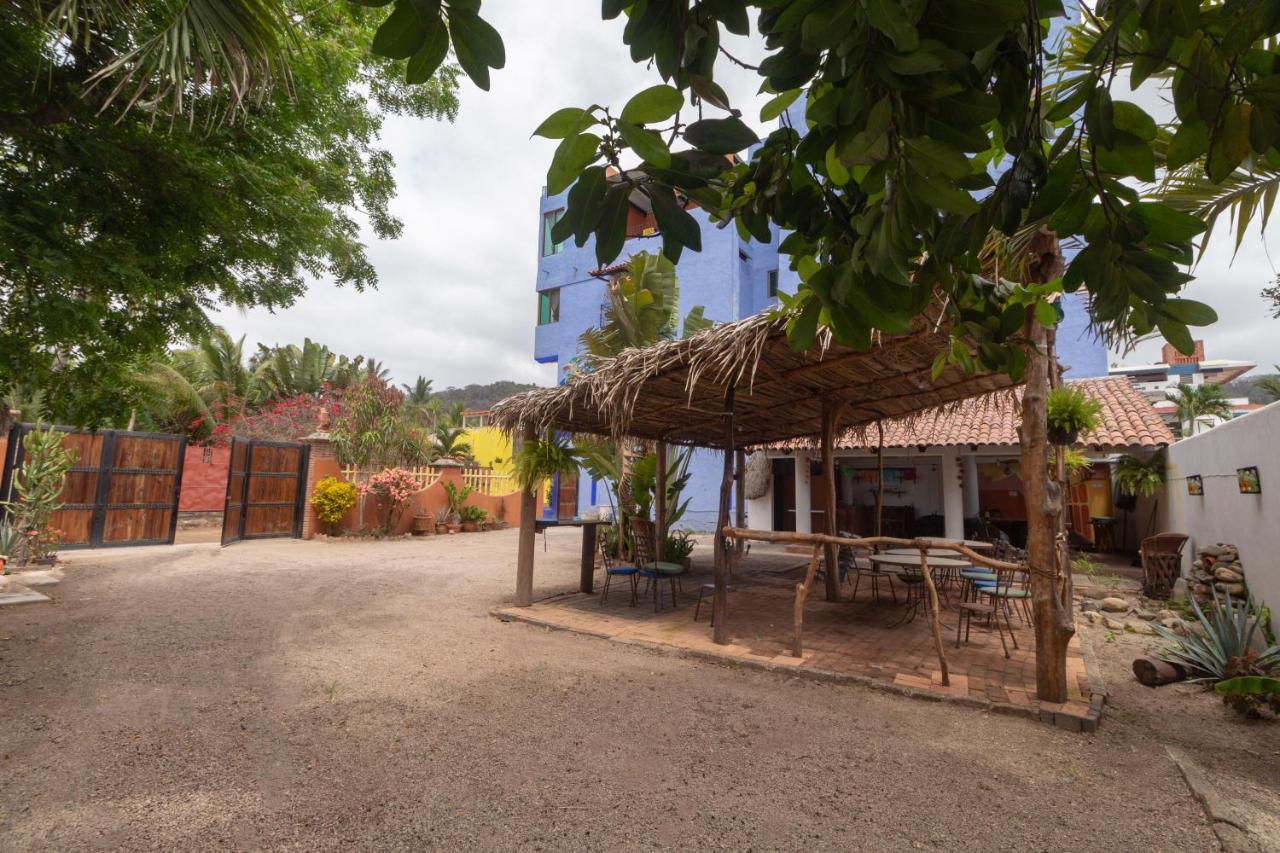 Posada Las Flores Los Ayala Exterior photo