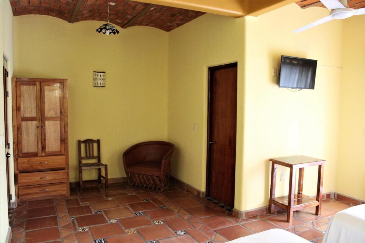 Posada Las Flores Los Ayala Exterior photo